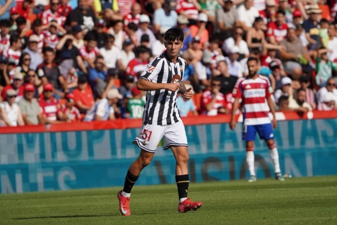 Gonzalo-Pastor-con-el-primer-equipo-del-CD-Castellon