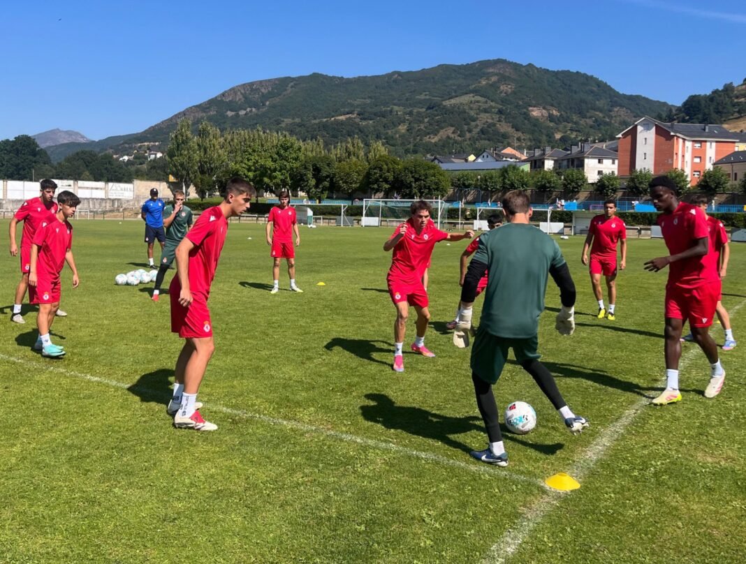 Entrenamiento de la Cultural Leonesa