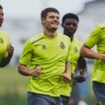 Chema Aragón busca un hombre por línea para el Racing 2 GzHI1YdWkAAxGnr