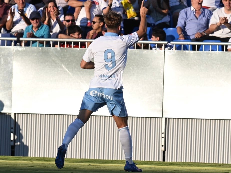 El Real Zaragoza arranca con fuerza la pretemporada 1 Dani Gómez celebra su gol ante el Mirandés