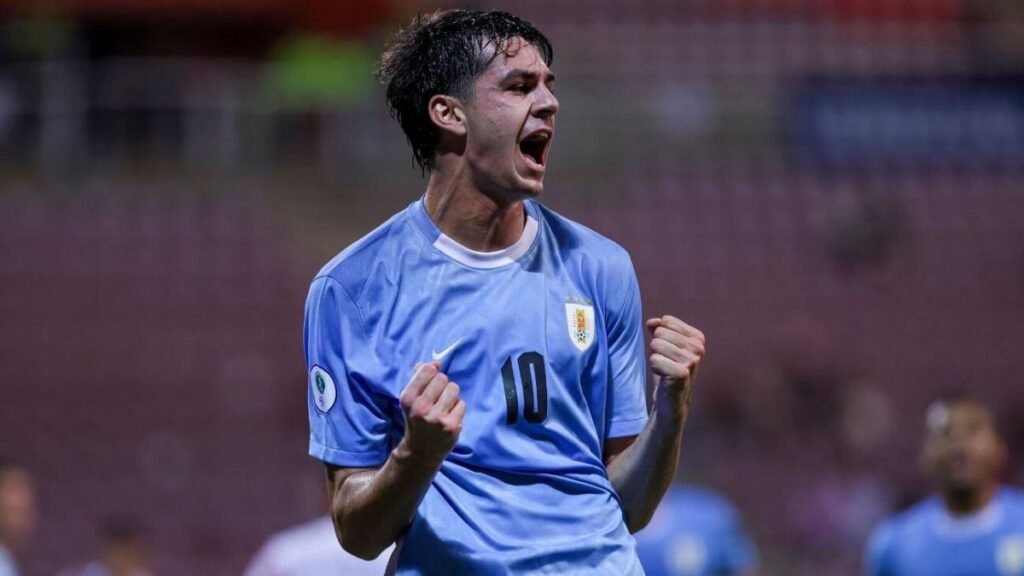 Gonzalo Petit celebrando un gol