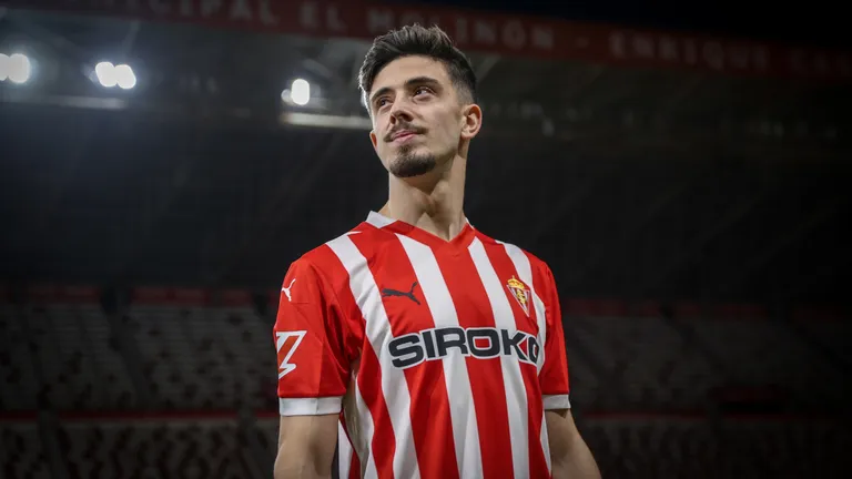 Nico Serrano ha vuelto a despertar el interés del Sporting de Gijón y las megociaciones por el jugador se han intensificado en las últimas horas.