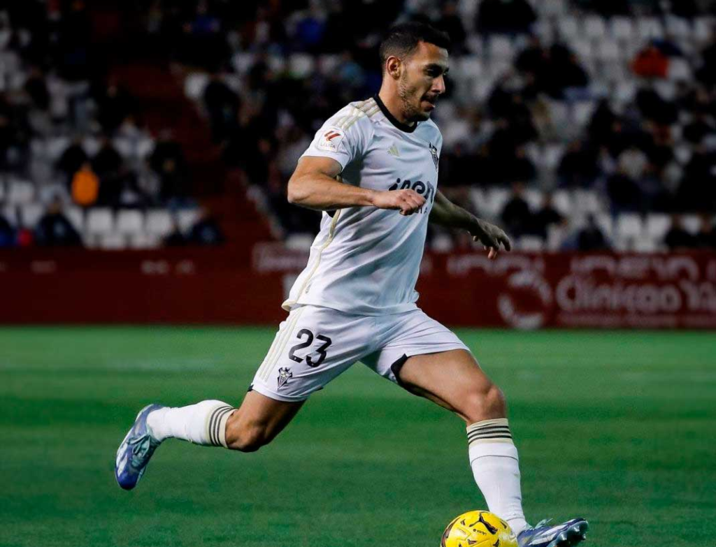 Mirandés: lucha con la Cultu por el lateral del Alba (Álvaro Rodríguez) 