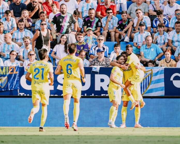 Los jugadores del Cádiz CF celebran el gol marcado ante el Málaga CF en el derbi andaluz