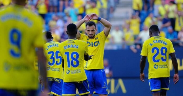 Cádiz celebrando la victoria.