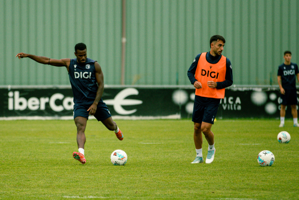 Iván Chapela en un entrenamiento en Castañares