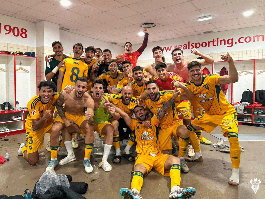 El Albacete celebra su gran remontada ante el Sporting