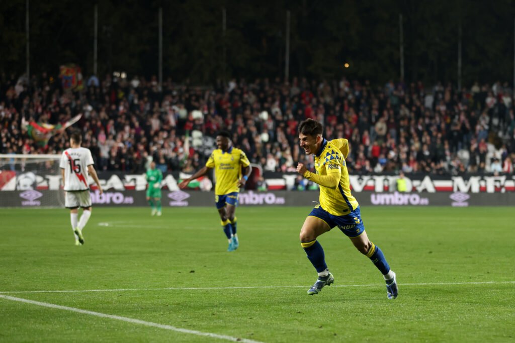 Un jugador de Las Palmas, especialista en curling 1 La UD Las Palmas tiene un talento innato