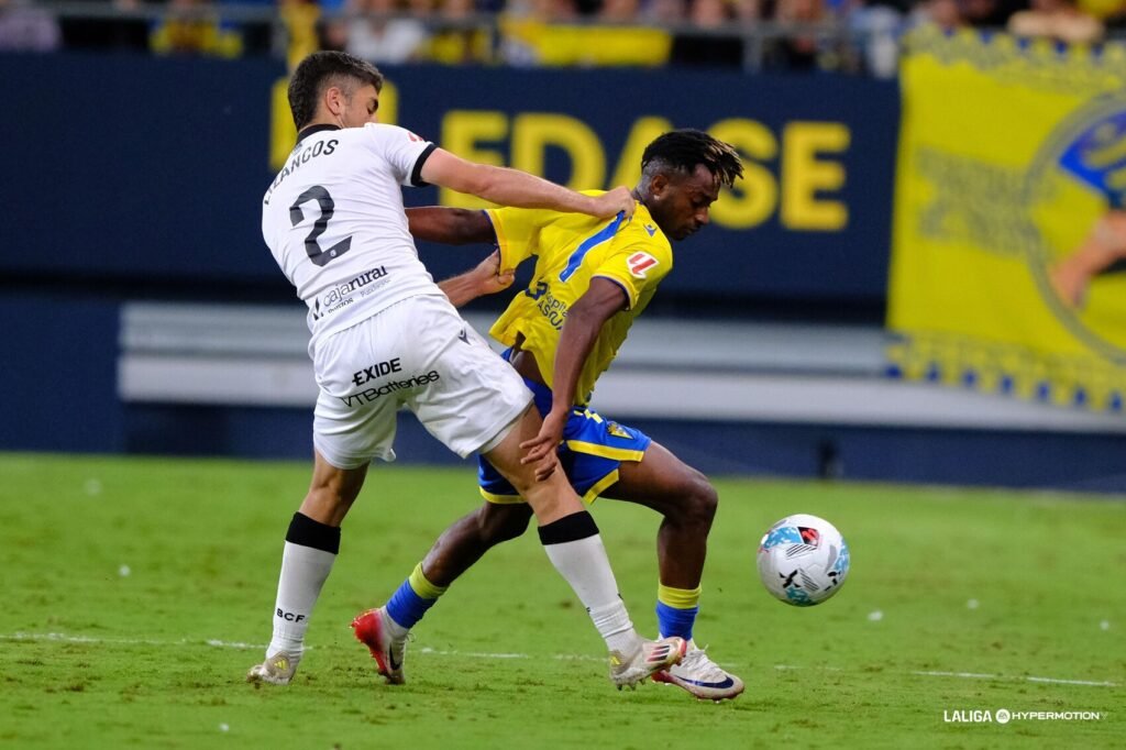 El Burgos cierra un círculo en el lateral derecho 6 IMG 0419