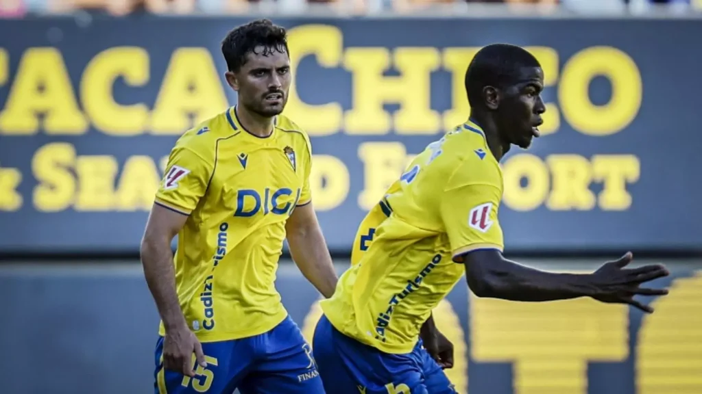Sergio Ortuño cae de pie en un Cádiz que no renuncia a soñar 1 Sergio Ortuño en un partido del Cádiz CF
