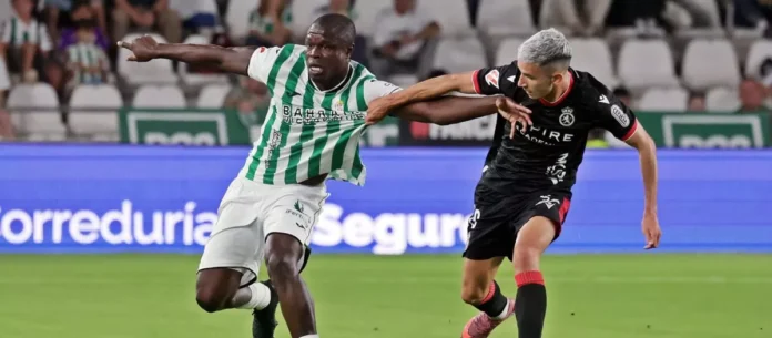 Franck Fomeyem en un partido con el Córdoba CF Franck Fomeyem en un partido con el Córdoba CF