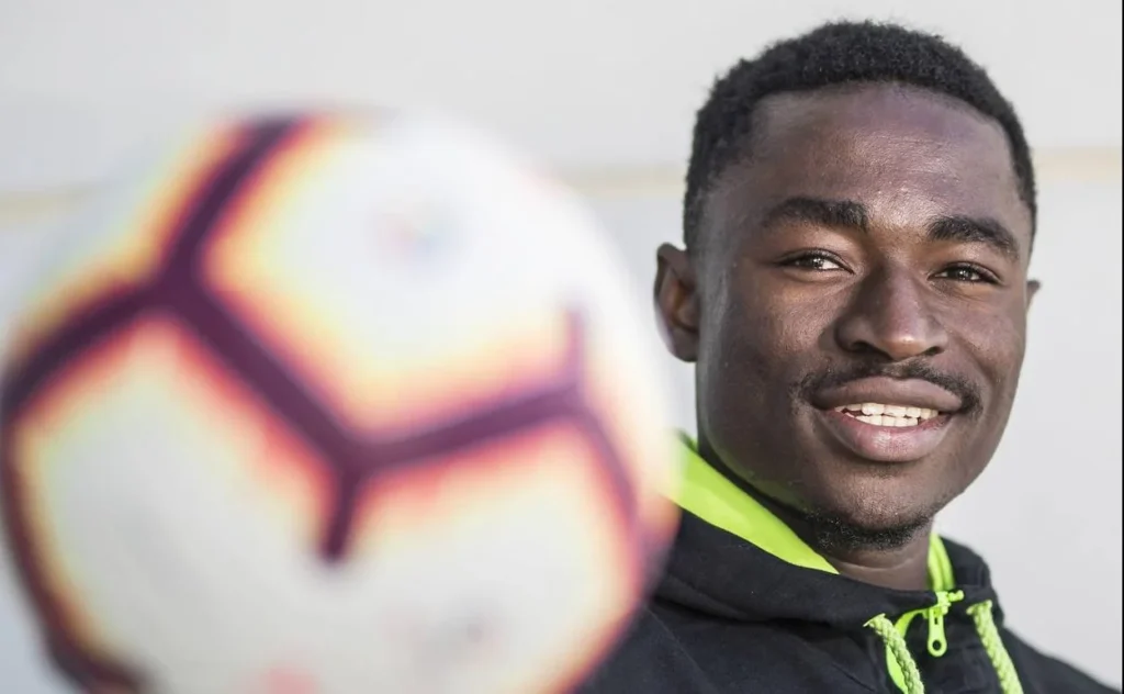 Hongla, el peso de las expectativas incumplidas en el Granada 5 hongla kjvE U190458581243AqD 1248x770@El Norte