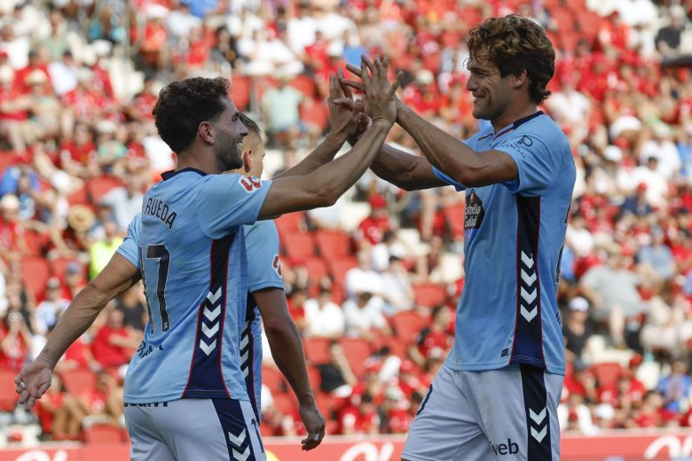 Albacete: Dos ex brillan en Europa 1 Javi Rueda, ex del Albacete, celebrando su primer gol en la élite