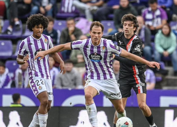 Un insuficiente Real Valladolid sucumbe ante el Sporting:
