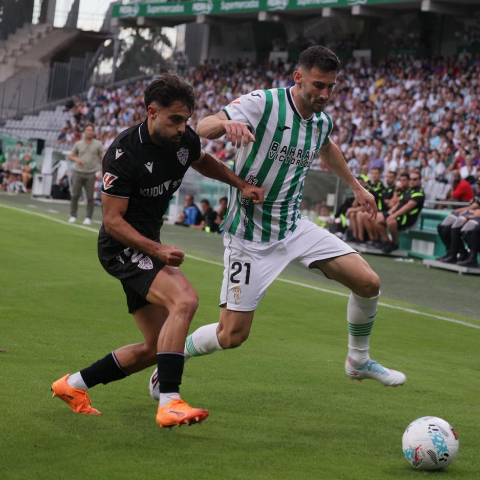 Arnau y Albarrán fueron protagonistas del primer gol del partido entre Almería y Córdoba