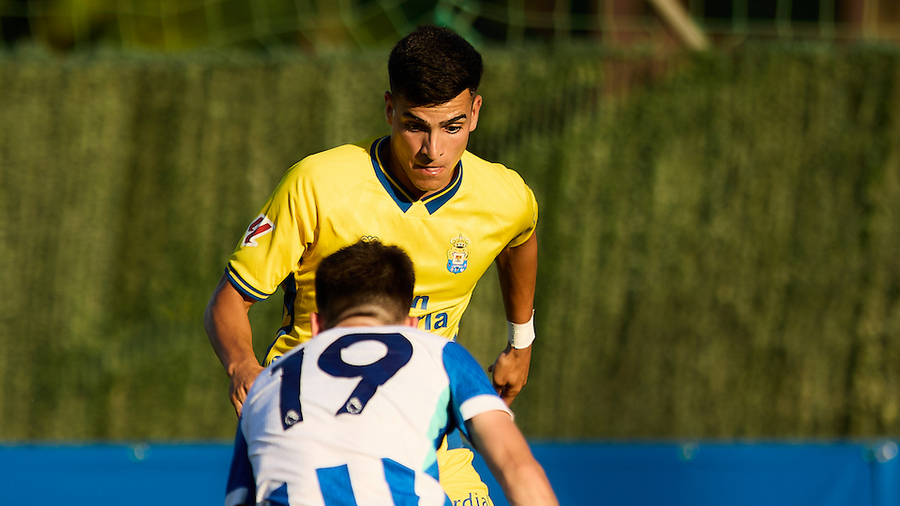Ale García, el canterano que impulsa a Las Palmas hacia el ascenso 1 Ale García destaca en Las Palmas
