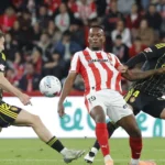 El Real Sporting se lleva 3 puntos de oro con un jugador menos y a pesar del mal arbitraje 4 partido sporting de gijon real zaragoza 6