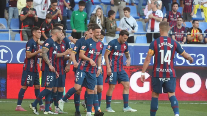 La SD Huesca celebra un tanto