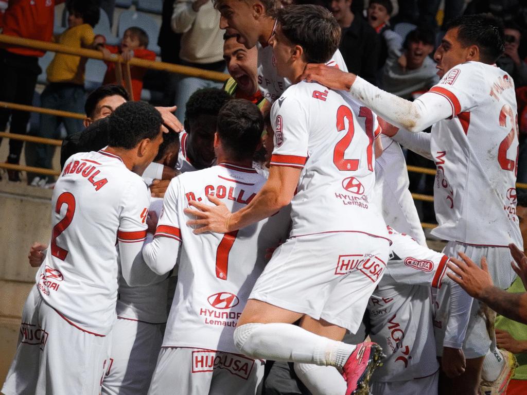El gol de Ribeiro desató la locura para la afición de la Cultural Leonesa