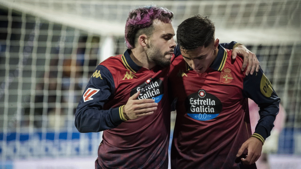 Yeremay y Mella festejan el segundo tanto del encuentro.