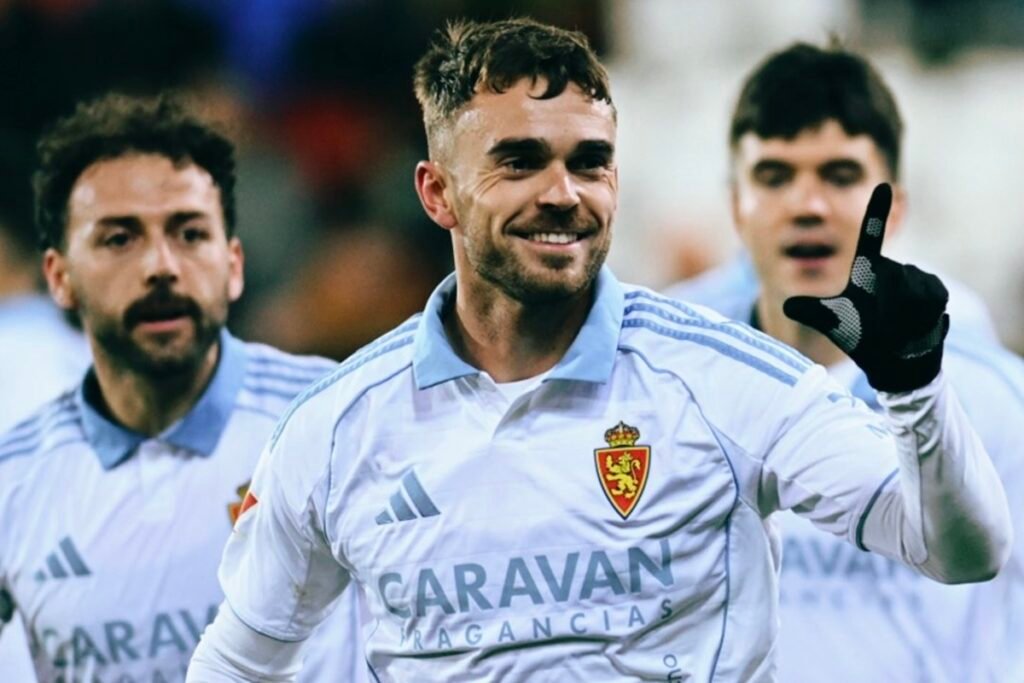 Soberón marcando el gol del empate para el Real Zaragoza