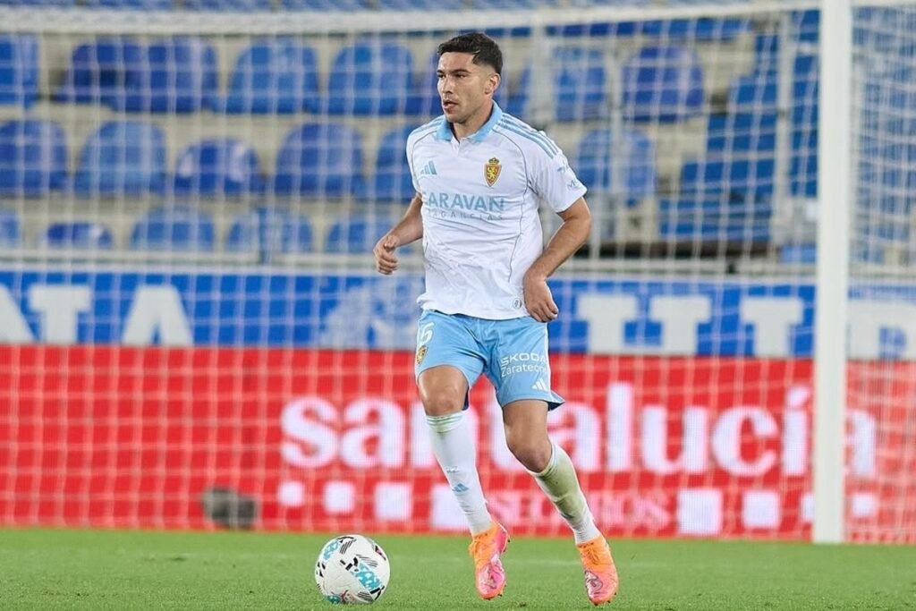 El Real Zaragoza recupera efectivos ante el Leganés 1 Tachi vistiendo la camiseta del Real Zaragoza