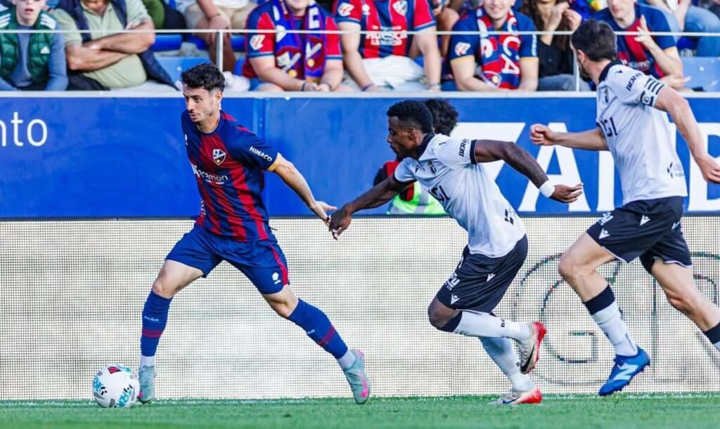 El Huesca comunica dos nuevas bajas por lesión 6 El Huesca confirma la lesión de Toni Abad