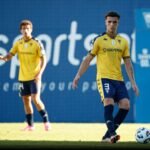 1319414 estoril praia anuncia emprestimo de ismael sierra