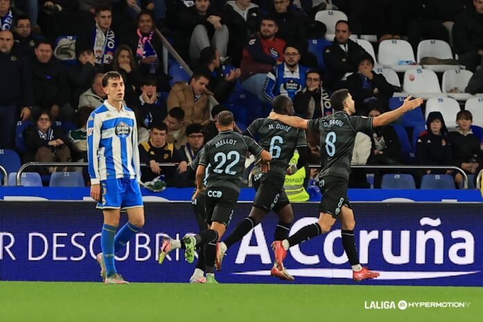 El Castellón aplasta al Dépor en Riazor