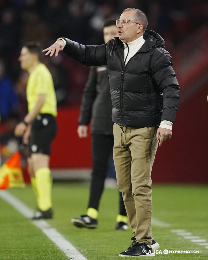 Ceuta: sanción ejemplar por vivir al límite en el banquillo 1 El Ceuta no tendrá a Romero en el banquillo dos partidos