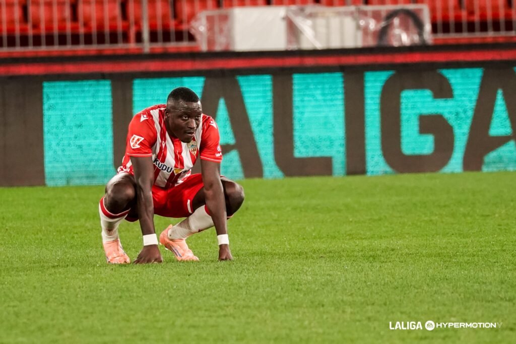 El Almería pide 10 millones por su pilar 1 El Almería podría plantearse la venta de Lopy