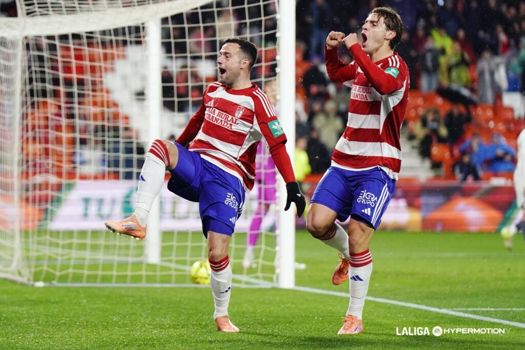 José Arnaiz y Jorge Pascual festejando el primer tanto