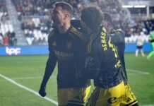 El Real Zaragoza vuelve a sumar en el descuento