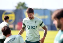 ‘K.O. vacevic’ hace saltar las alarmas en el Cádiz Bojan Kovacevic en un entrenamiento con el Cádiz CF
