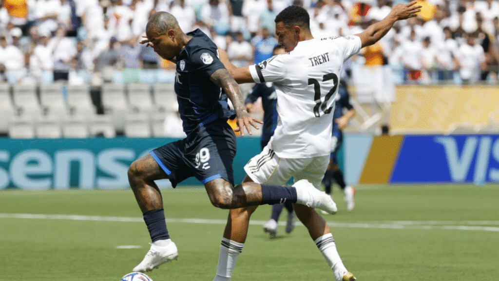 Robert Kenedy en un partido contra el Real Madrid