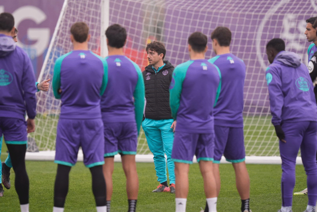 Sisinio González en su primer entrenamiento como técnico de la primera plantilla del Real Valladolid