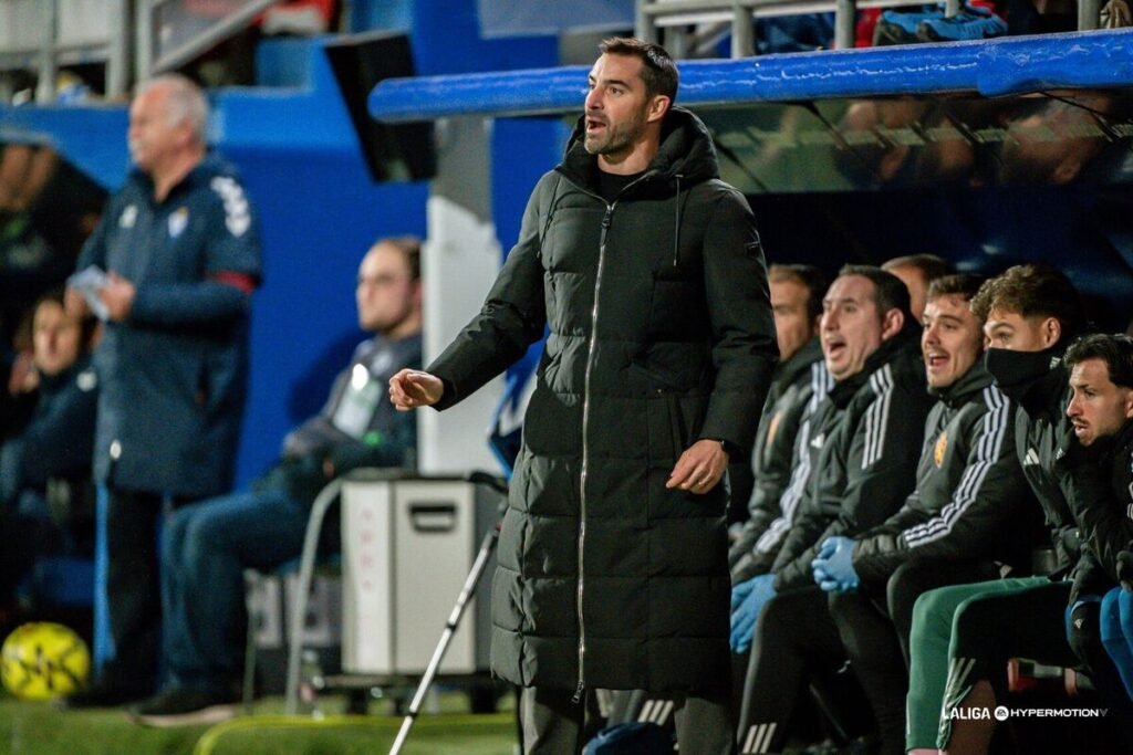 El Real Zaragoza pone fin a un año complicado 1 Rubén Sellés en el banquillo