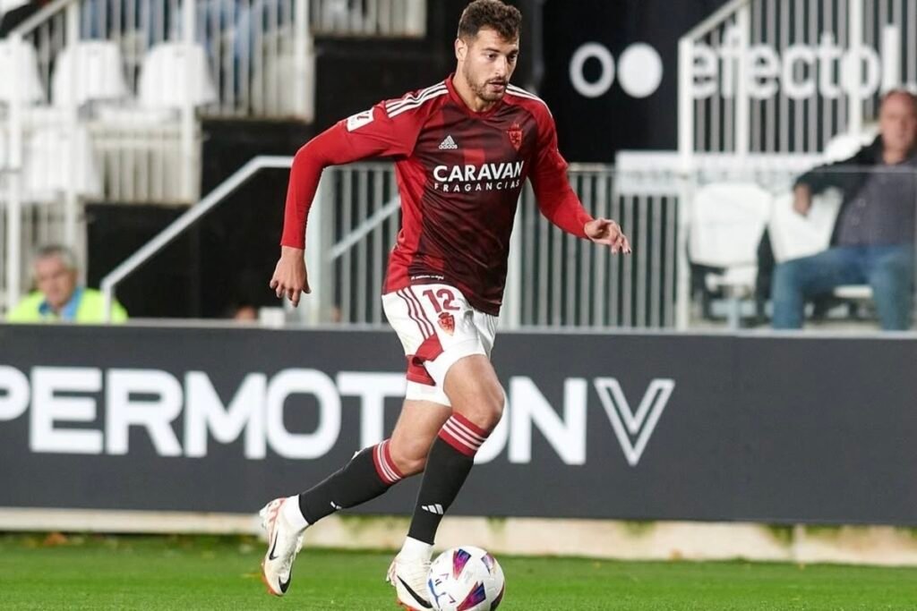 Sinan Bakış con la camiseta Del Real Zaragoza
