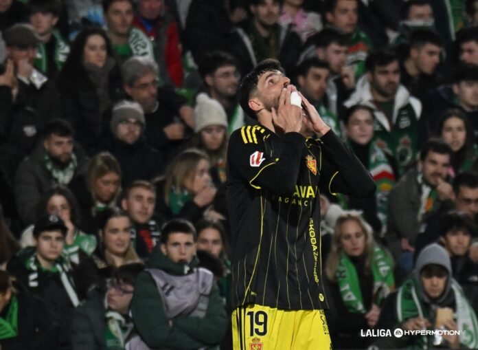 Kenan Kodro marcando al Racing