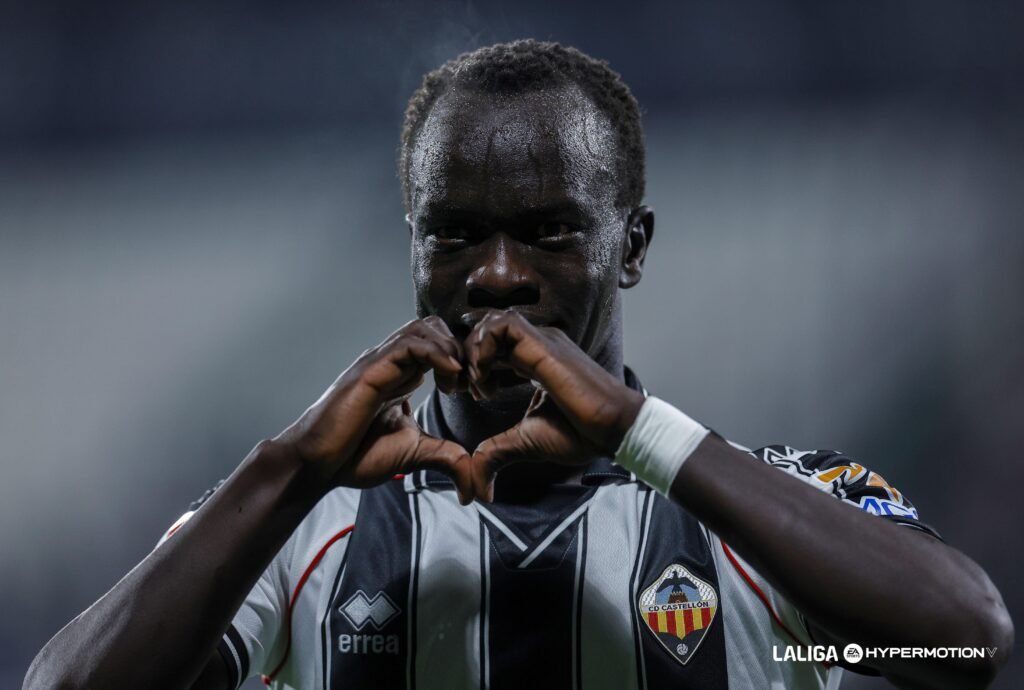 El Castellón se supera e iguala al ascenso directo 1 Mabil celebra con amor el primero del Castellón