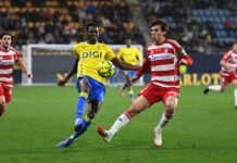 El Granada coge aire ante un Cádiz frustrado con los palos Encuentro entre el Cádiz CF y el Granada CF en el Nuevo Mirandilla