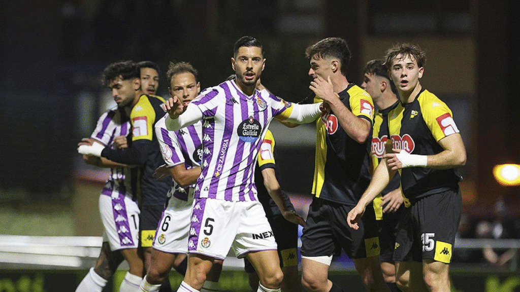 Javi Sánchez cierra su ciclo en el Real Valladolid 2 Javi Sánchez en el partido de Copa del Rey contra el Portugalete
