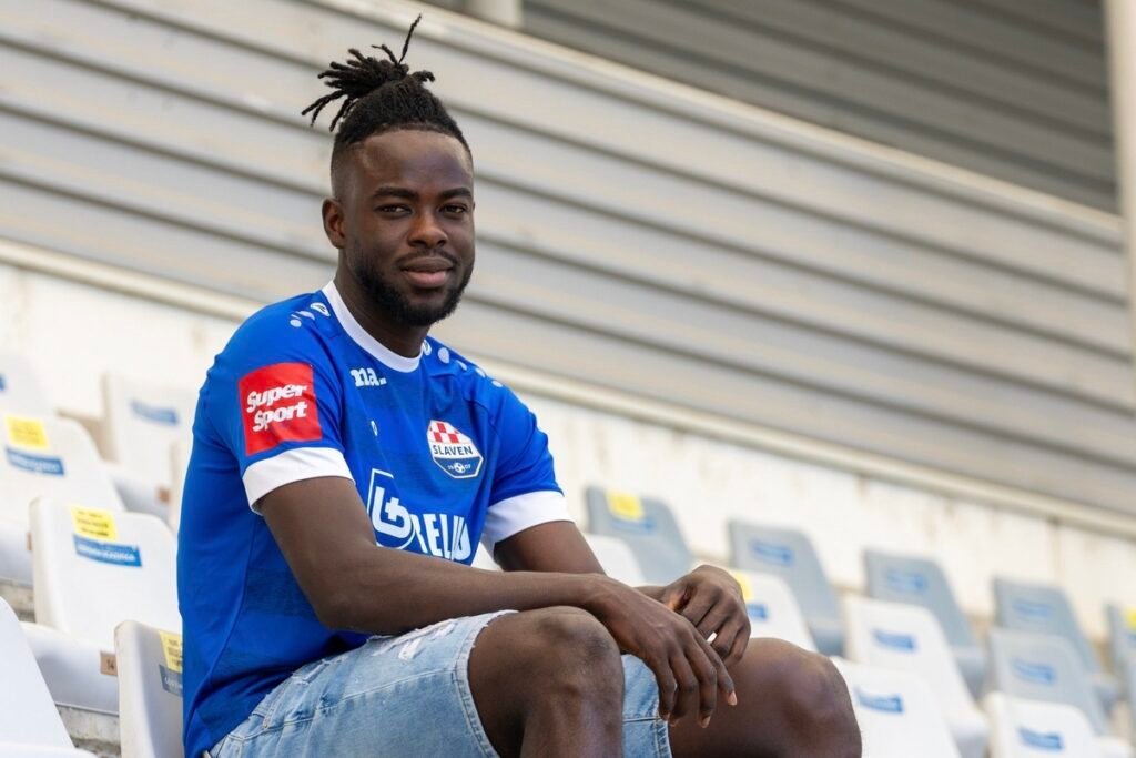 Huesca: Un último día de mercado con dos fichajes 1 Agbekpornu en el Slaven Belupo