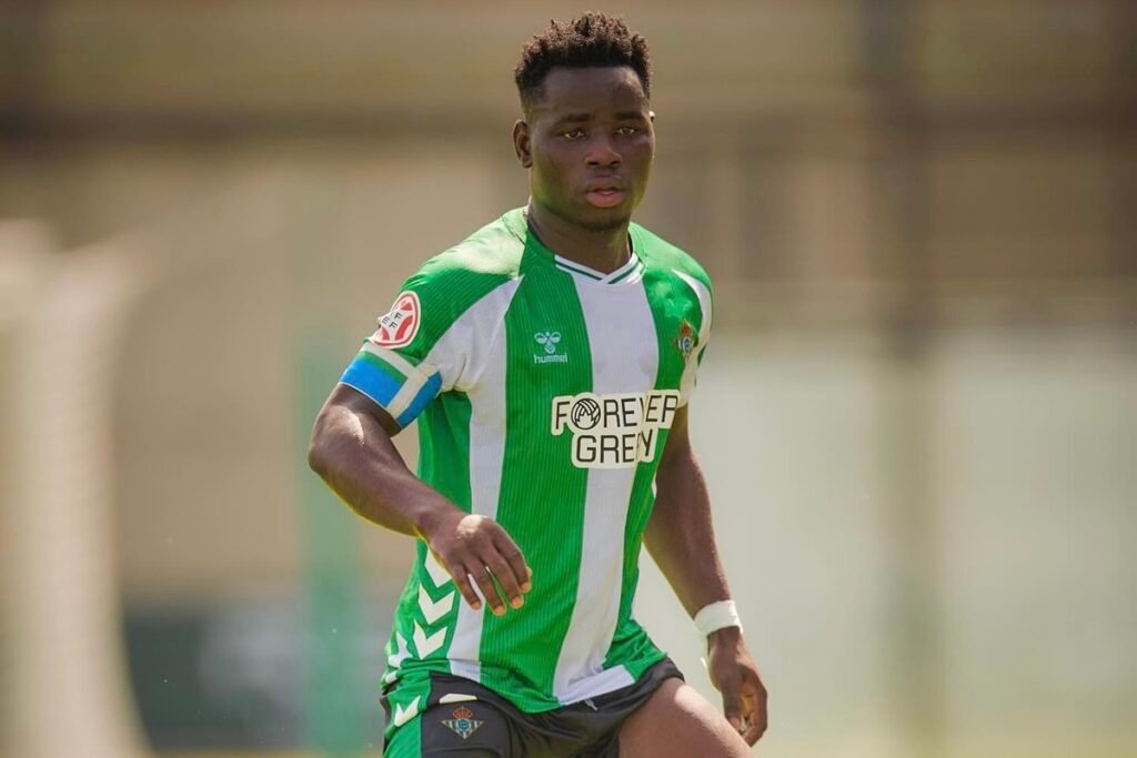 El Real Zaragoza cierra el mercado con tres incorporaciones el último día 3 Mawuli Mensah con el Betis Deportivo