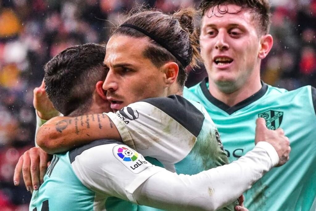 El Huesca busca volver a ganar tras la salida de Kortajarena y el regreso de Seoane 2 Jaime Seoane en su etapa en el Huesca