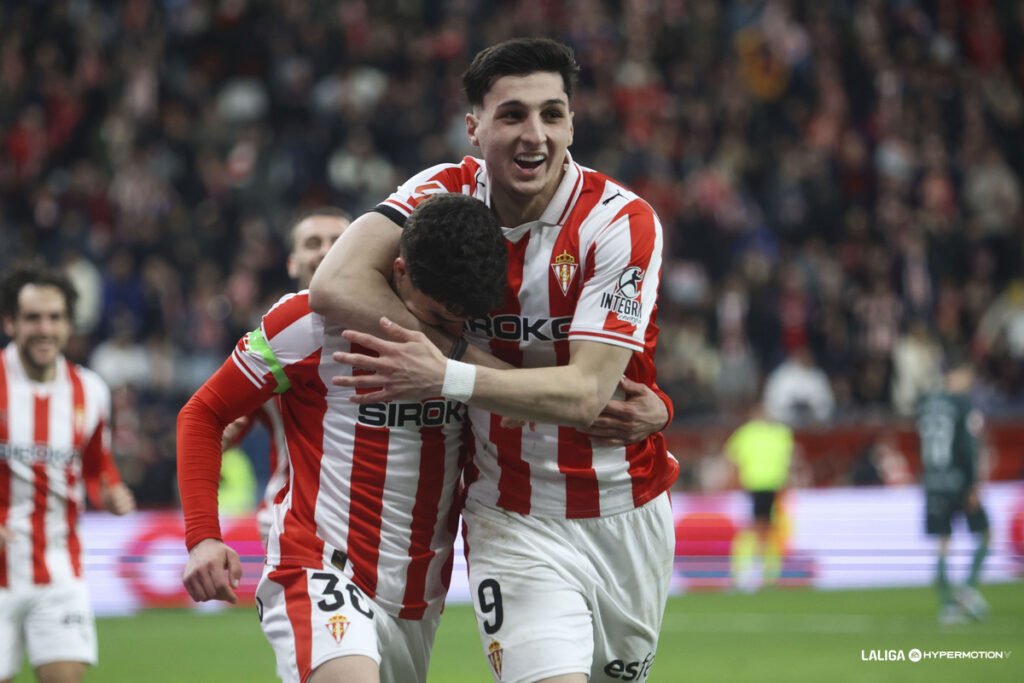 Manu Rodríguez y Andrés Ferrari, autores de los goles del Sporting al Huesca