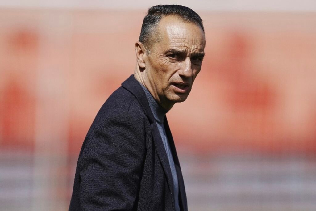 Huesca: Con pie y medio en Primera Federación 2 José Luis Oltra en Los Cármenes