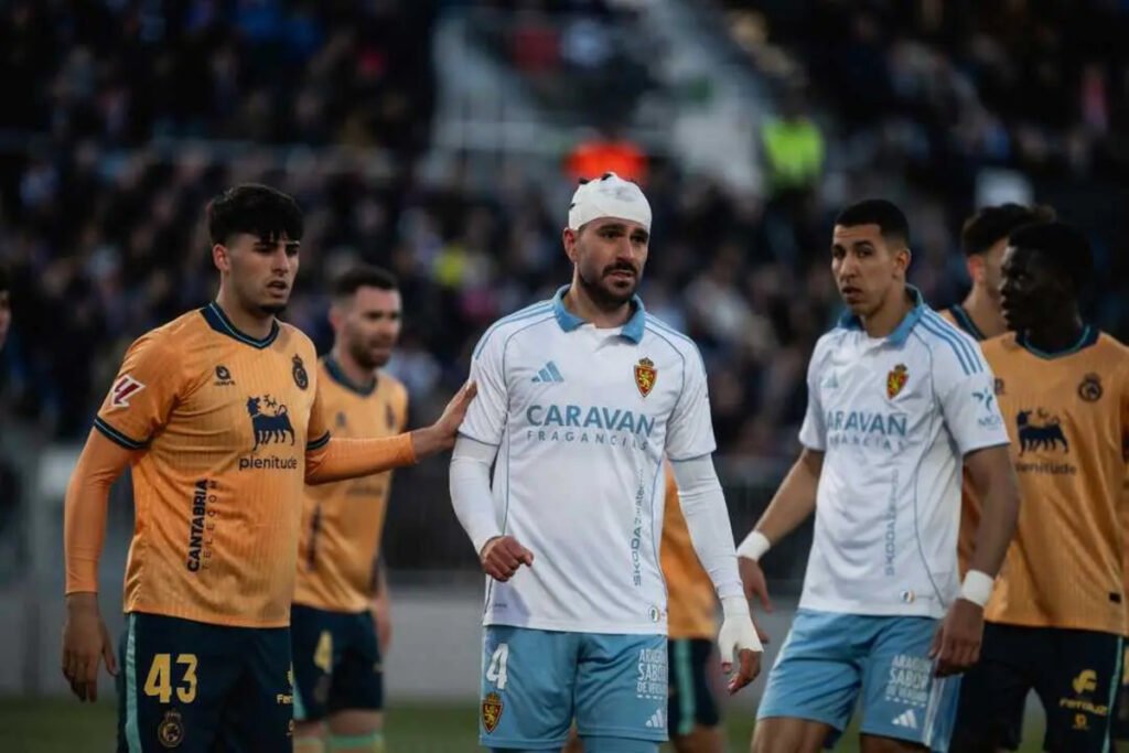 Pablo Insua en el Real Zaragoza vs Racing