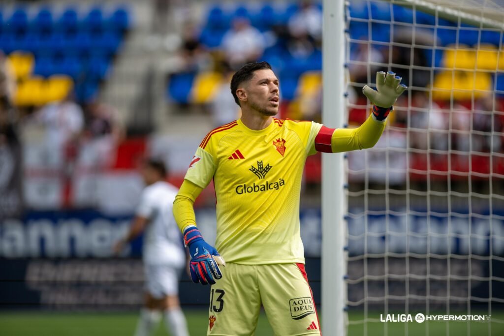 La UD Las Palmas sigue trayendo Canarias a su plantilla 1 Las Palmas puede traer al portero canario de vuelta