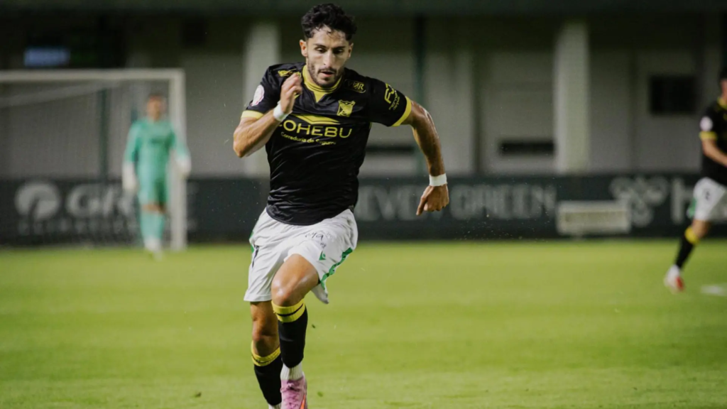 El Eldense va a dinamitar sus bandas en ataque 1 El Eldense busca extremos con gol